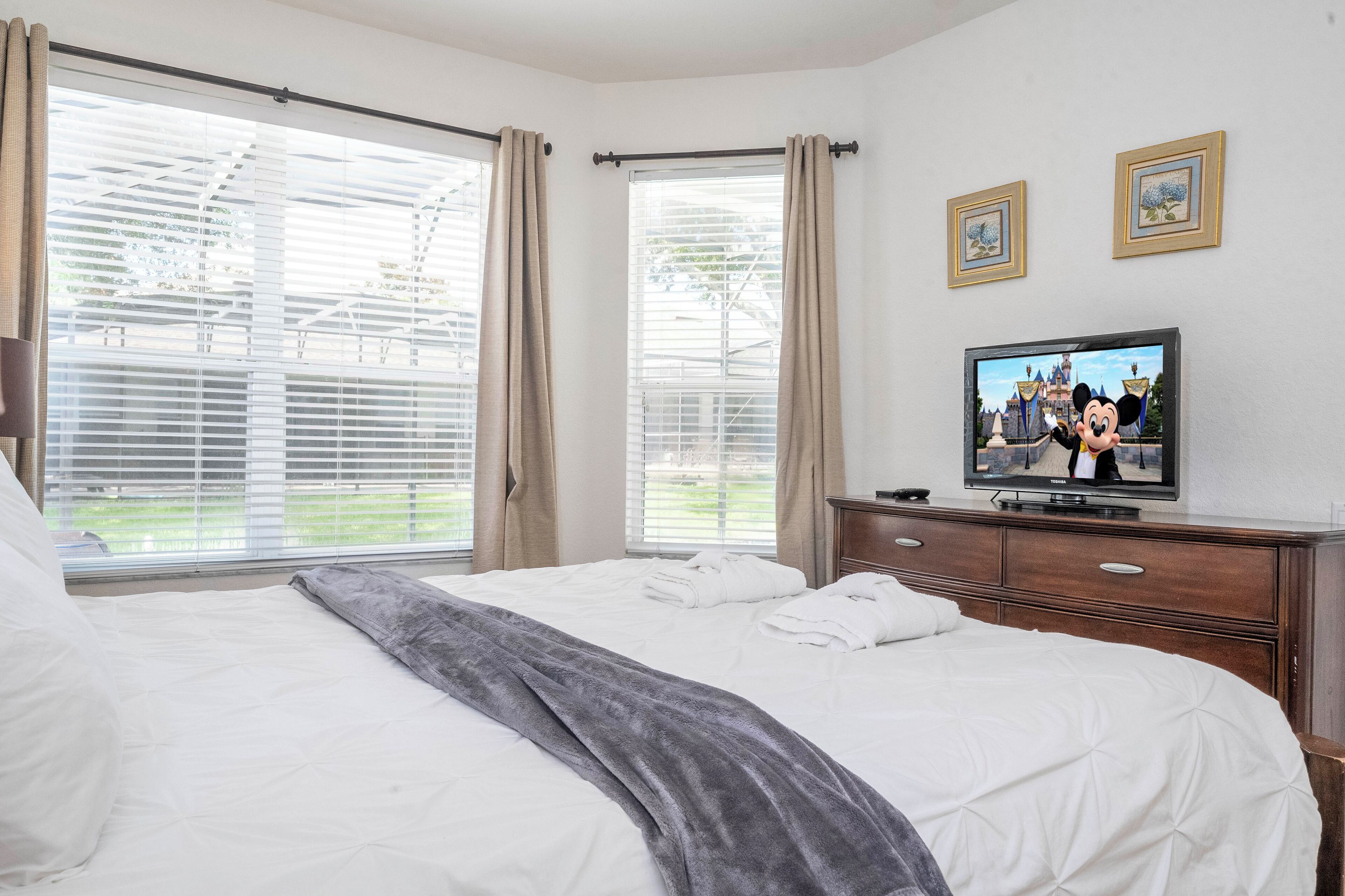 5 bedrooms, in-room safe, iron/ironing board, WiFi