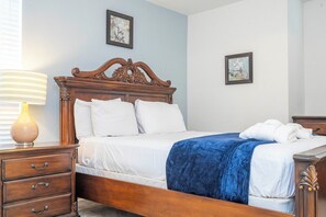 5 chambres, coffres-forts dans les chambres, fer et planche à repasser