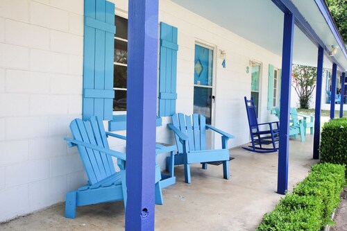 2: Lake LBJ Getaway - Poolside Studio - Pet Friendly