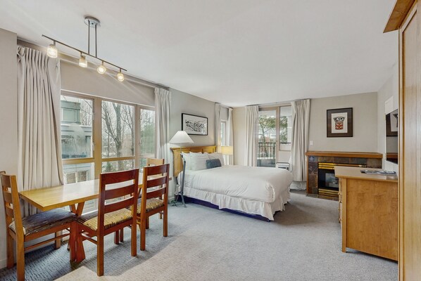 Fer et planche à repasser, Wi-Fi, literie fournie