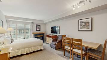 Fer et planche Ă repasser, Internet gratuit, draps fournis