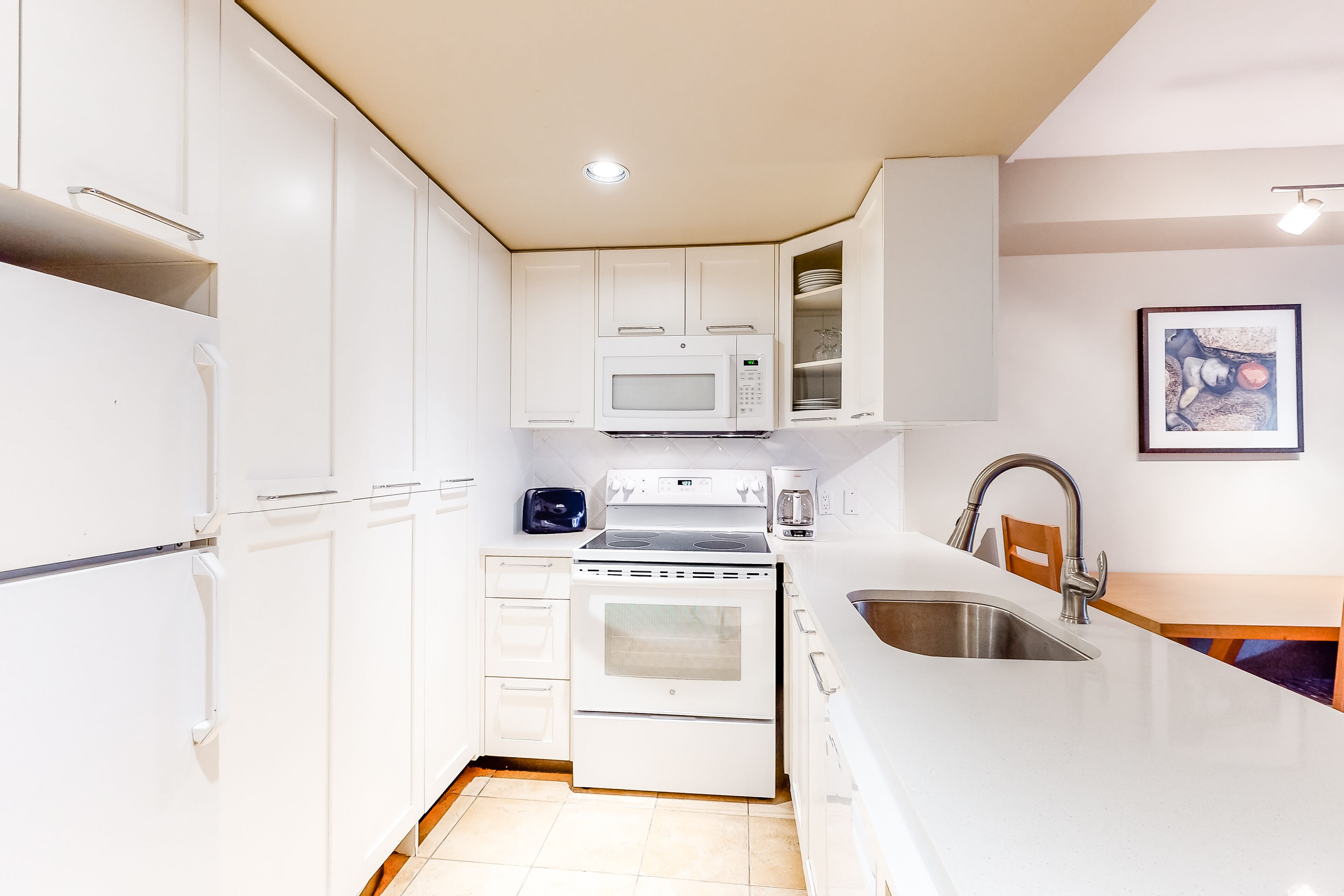 電子レンジ、オーブン、コンロ、食器洗い機