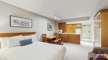 Iron/ironing board, Internet, bed sheets