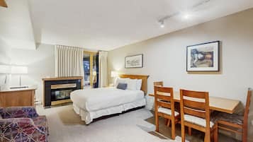 Iron/ironing board, Internet, bed sheets