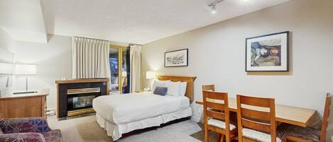 Iron/ironing board, Internet, bed sheets