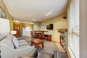 Télévision, cheminée