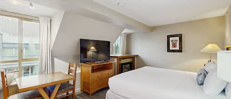 Fer et planche à repasser, accès Internet, draps fournis