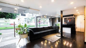 Quầy tiếp tân