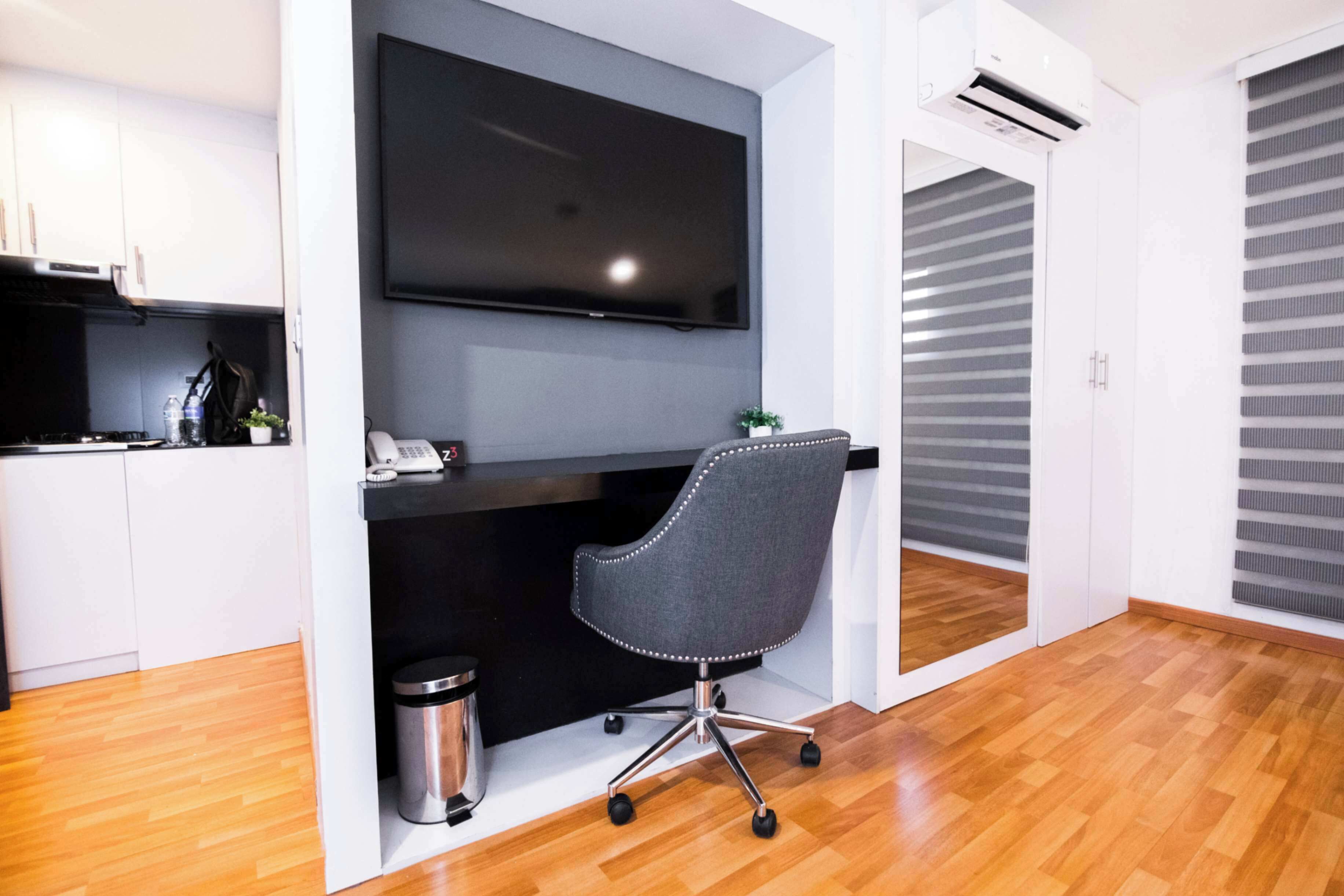 1 bedroom, egyptian cotton sheets, premium bedding, down duvets