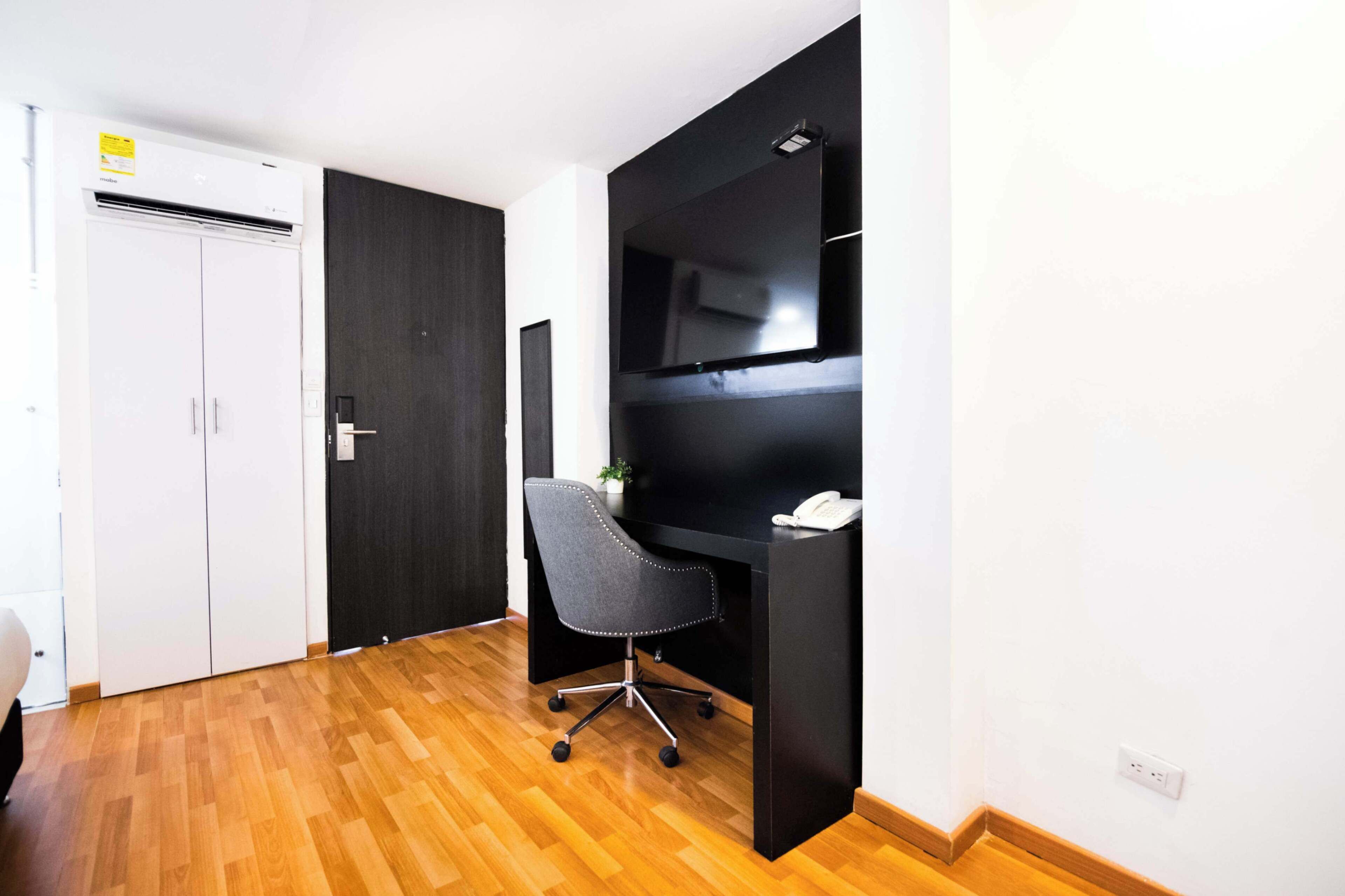 premier twin room | 1 bedroom, egyptian cotton sheets, premium bedding, down duvets