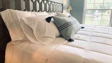 3 makuuhuonetta, työpöytä, silitysrauta/-lauta, ilmainen Wi-Fi