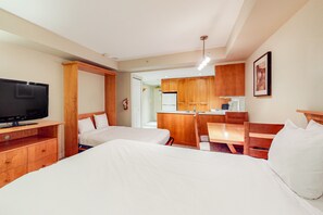 Iron/ironing board, Internet, bed sheets