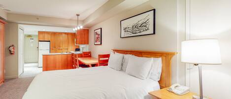 Fer et planche à repasser, accès Internet, draps fournis