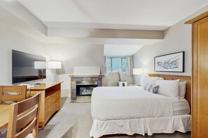 Iron/ironing board, Internet, bed sheets