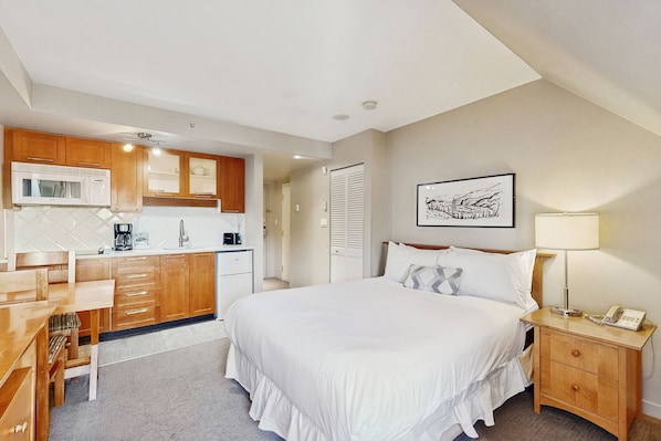 Silitysrauta/-lauta, ilmainen internet, vuodevaatteet