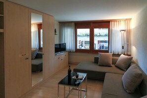 Studio 106 Götte (Cleaning Fee 70 CHF) | 客廳 | 平面電視