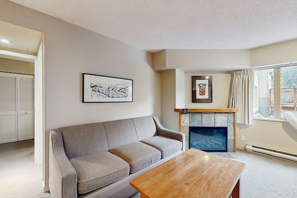 Televisie en een open haard