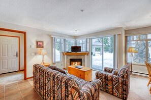 Téléviseur, foyer, lecteur de DVD