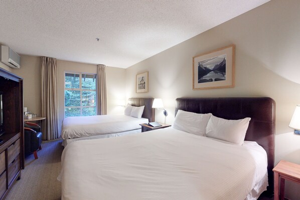 Iron/ironing board, internet, bed sheets