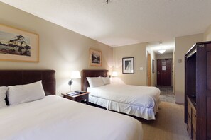 Fer et planche à repasser, accès à Internet, literie fournie