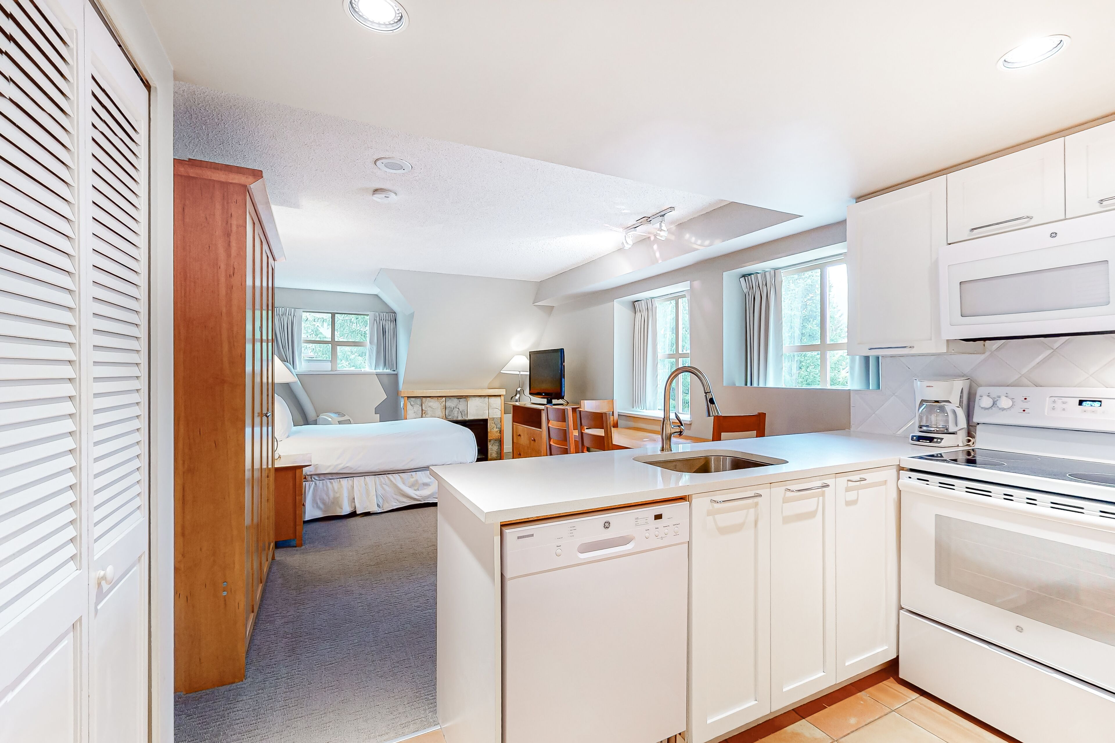 Bügeleisen/Bügelbrett, WLAN, Bettwäsche