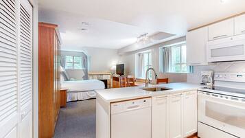 Bügeleisen/Bügelbrett, WLAN, Bettwäsche