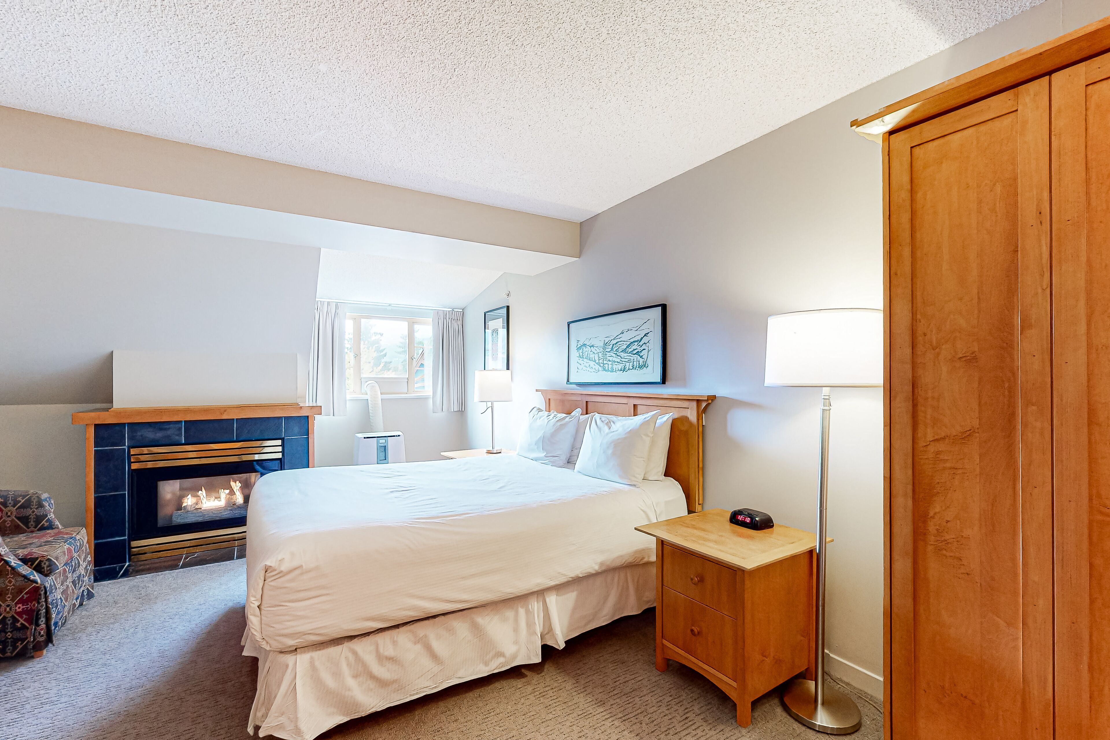 Strykejern/-brett, internettilgang og sengetøy