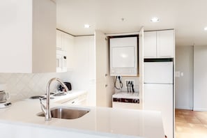 Microwave, oven, stovetop, dishwasher - Perfect fourth-floor studio with fitness center, ski access, & gas fireplace (Whistler)