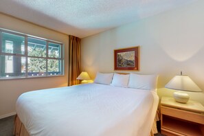 1 bedroom, iron/ironing board, internet, bed sheets