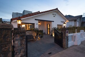 مدخل المنشأة