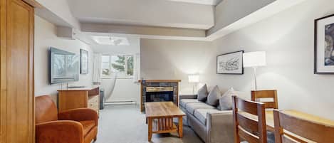 Télévision, cheminée