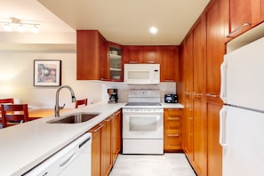 Micro-ondas, fogão, cooktop, lava-louças