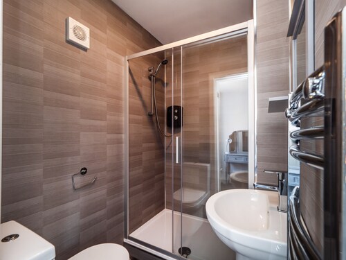 rooms at number 4