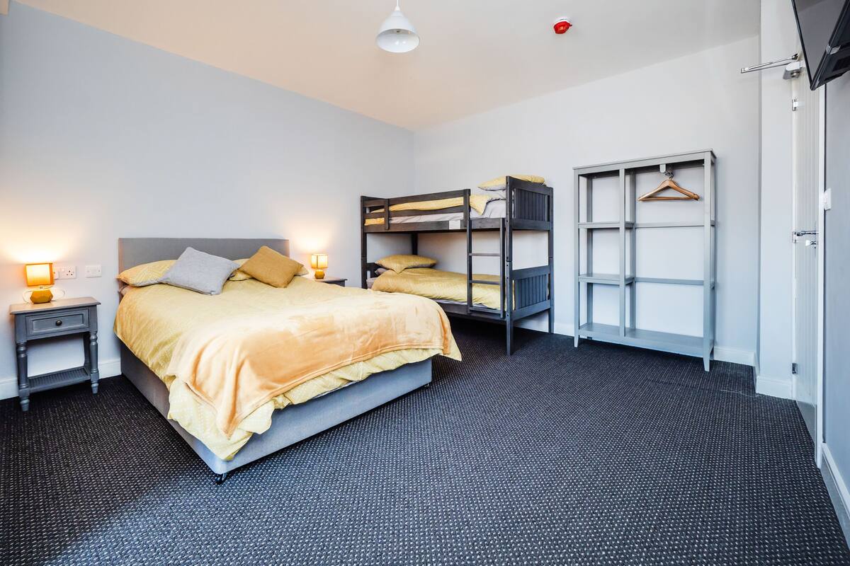 Economy Quadruple Room | WiFi (free)