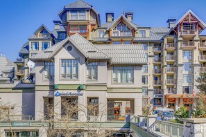 Exterior - Ski vacation 5th-floor studio with gym & jetted tub - walk to lifts location (Whistler)