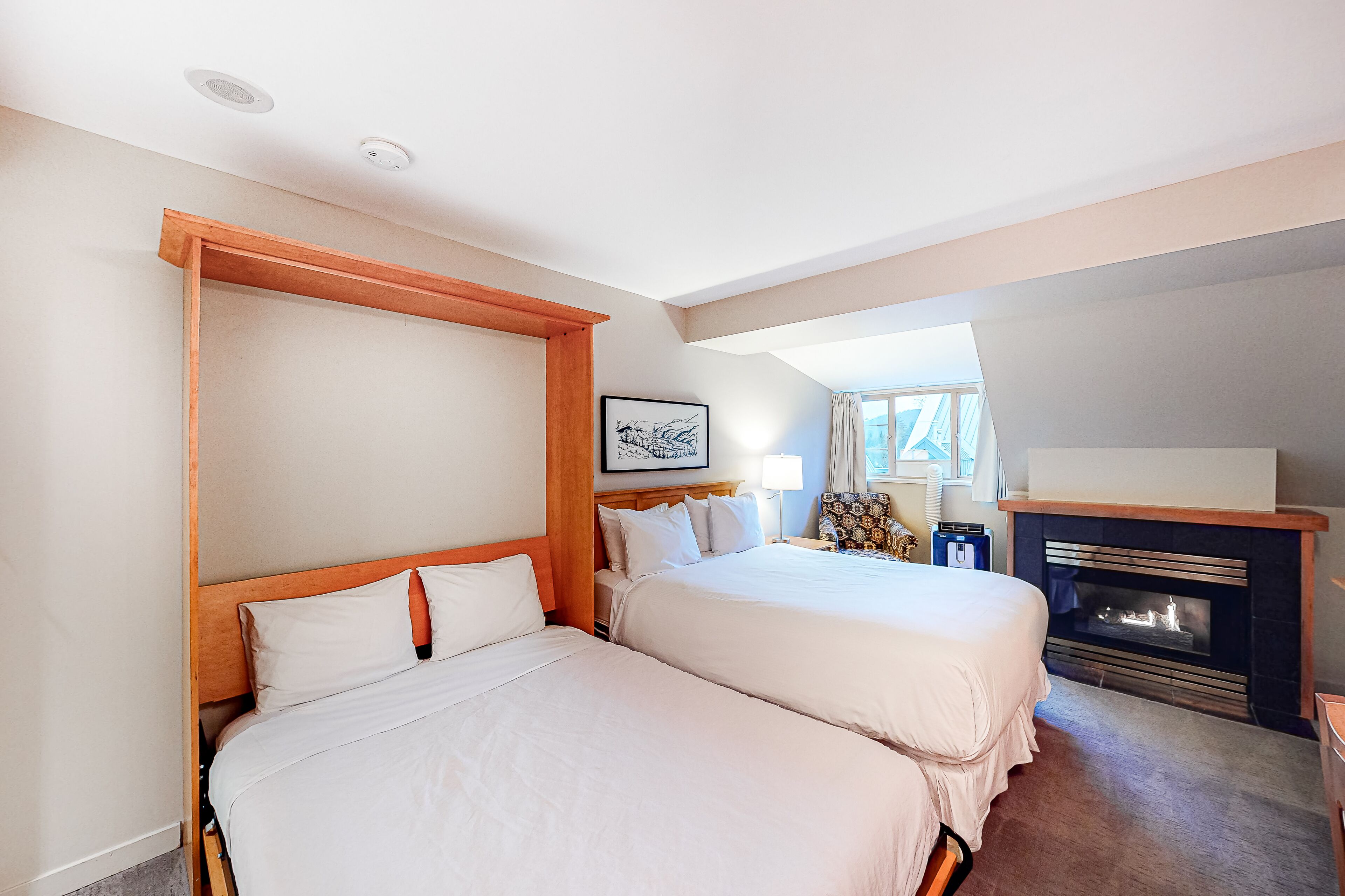 Strykejern/-brett, internettilgang og sengetøy