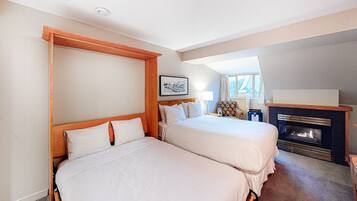 Iron/ironing board, Internet, bed sheets