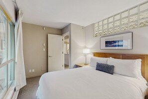 2 habitaciones, tabla de planchar con plancha, internet y ropa de cama 