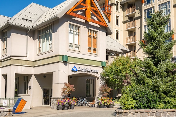 Exterior - Whistler Village studio with ski, bike storage, gas fireplace, jetted tub, & W/D (Whistler)