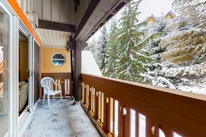 Property grounds - Lovely second-floor getaway with balcony views, pool, & hot tub - walk to lifts (Whistler)