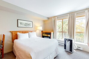 Iron/ironing board, internet, bed sheets - Peaceful 4th-floor studio with jetted tub, gym & slopes access - gas fireplace (Whistler)