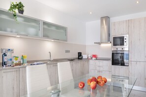 Fridge, microwave, oven, dishwasher