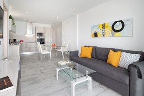 TV - Casa Mercedes, Apt 1 - Sea View and Terrace, Puerto del Carmen - Lanzarote (Puerto del Carmen)