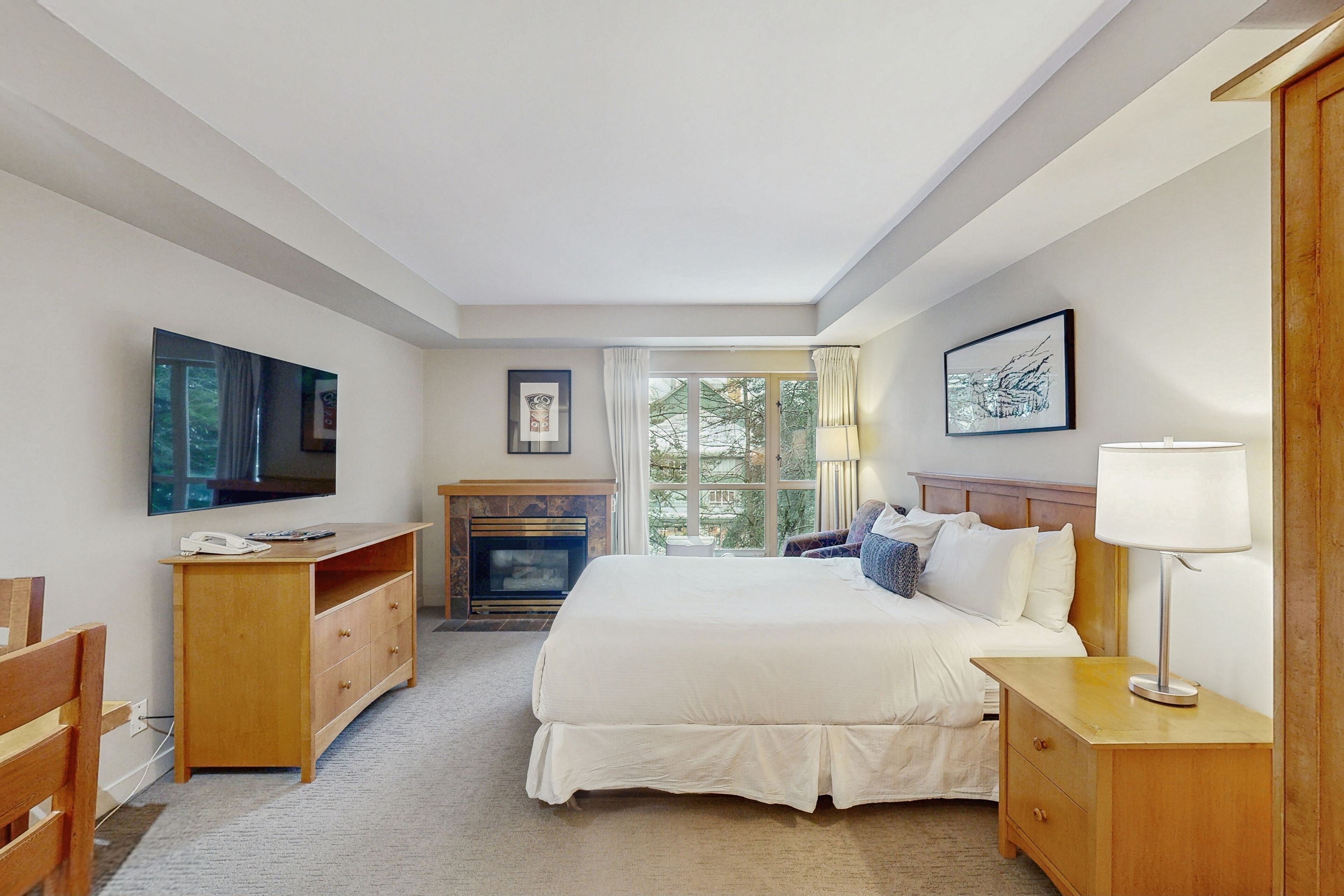 Iron/ironing board, internet, bed sheets