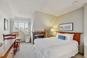 Iron/ironing board, internet, bed sheets