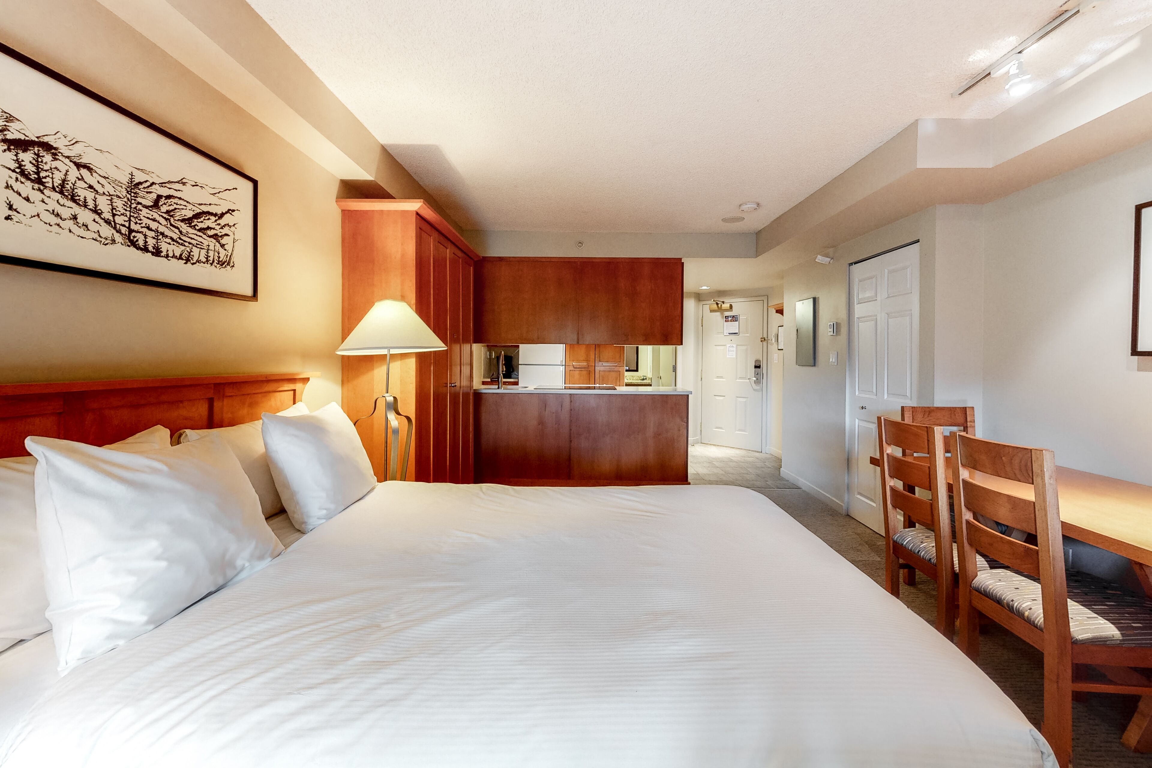 Strykejern/-brett, wi-fi og sengetøy