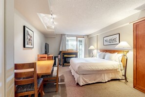 Iron/ironing board, Internet, bed sheets