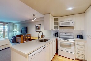 Micro-ondes, four, plaque de cuisson, lave-vaisselle