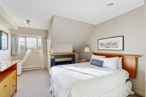 Iron/ironing board, WiFi, bed sheets - Inviting sixth-floor condo with easy slope access, fireplace, & on-site gym (Whistler)