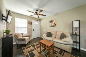 Living area - Lovely Studio 1BD Condo | Arkansas Tech (Dover)